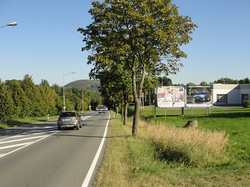 Löbau Laubaner Str. (B6),  nach AGIP-Tankstelle,  stadteinwärts, rechts,  quer zur Fahrbahn, Doppeltafel 