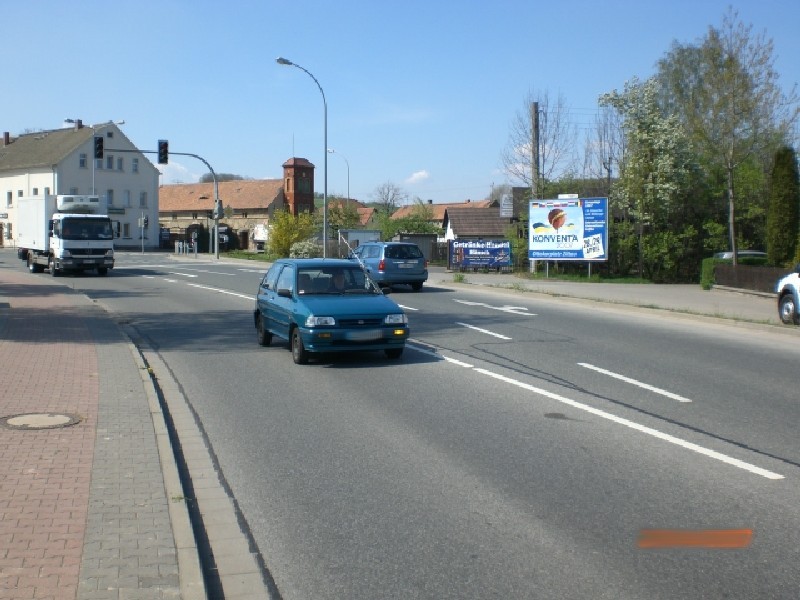 Oderwitz Hauptstr. 57 (B 96) Richtung Eibau, rechts schräg zur Straße,  Kreuzungsbereich, Nähe Gaststätte Zwahr, Plus 