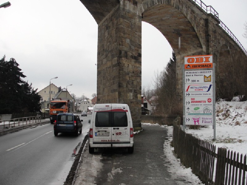 Ebersbach Bautzener Str. 23 (B 96) Am Viadukt,rechts, Ri Zittau quer zur Fahrbahn Nähe Lidl 