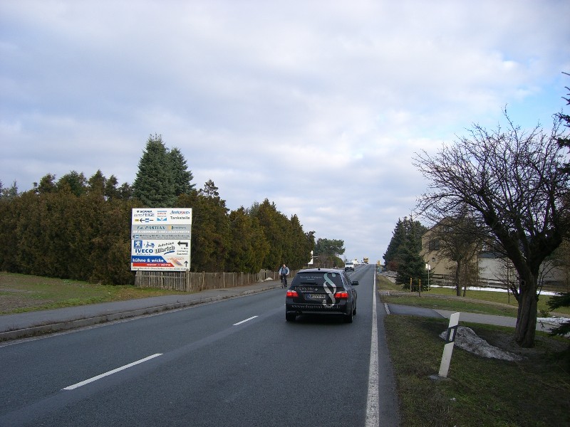 Großschweidnitz (S 148) Ri. Löbau, links quer zur Fahrbahn Nähe Gärtnerei Wenzel