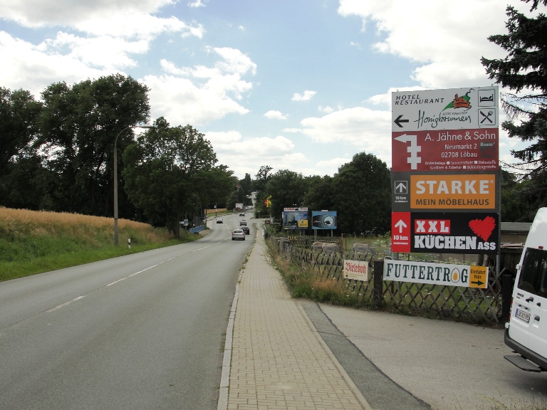 Löbau Görlitzer Str. 41 (B6) stadteinwärts,rechts quer zur Fahrbahn ggü. Einmündung Bernstadt