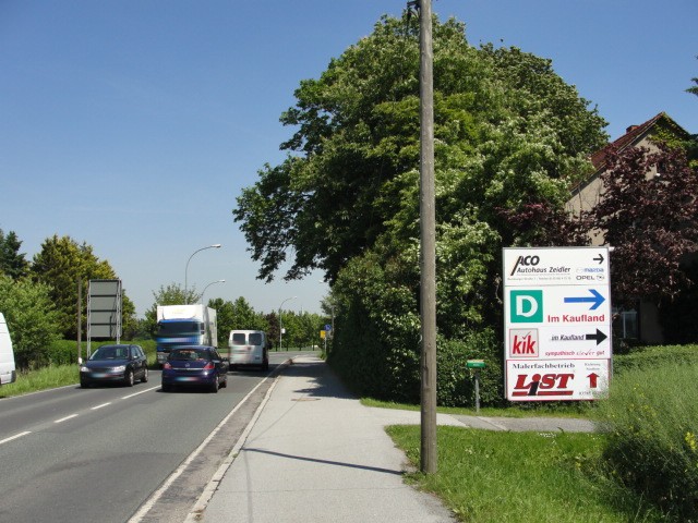 Löbau Rumburger Straße stadteinwärts,rechts quer zur Fahrbahn vor Zufahrt Kaufland