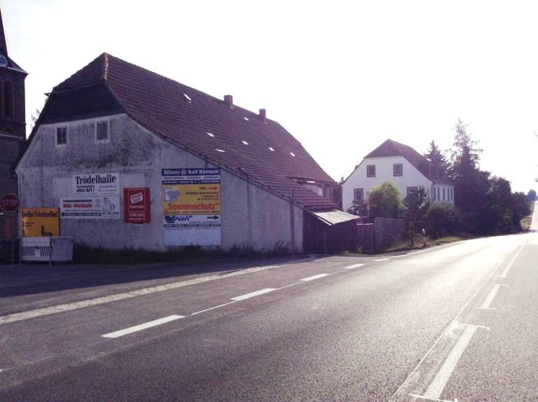 Strahwalde Löbauer Straße Ri. Zittau, links quer zur Fahrbahn Nähe Landkauf Abzweig Öbercunnersdorf 
